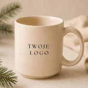 Kubek reklamowy z logo to elegancki gadżet firmowy.