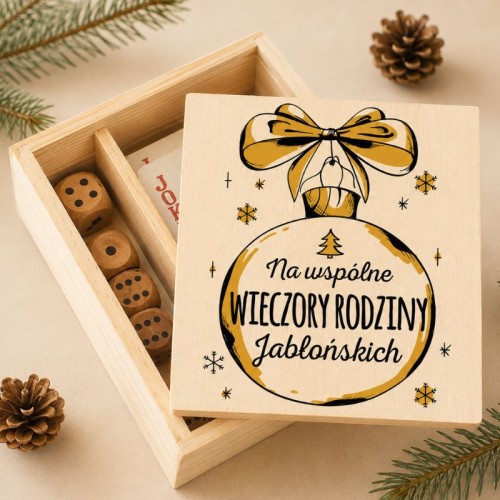 Personalizowany zestaw gier z kartami i kośćmi to idealny prezent dla rodziny.