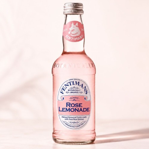 Rose Lemonade to gazowana lemoniada o orzeźwiającym różano-cytrynowym smaku.