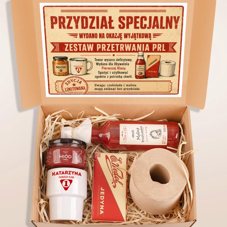 Zestaw przetrwania PRL w kraftowym pudełku to humorystyczny prezent świąteczny dla fana retro.