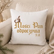 Poduszka Mości Pan odpoczywa to prezent na Święta dla fana serialu 1670.