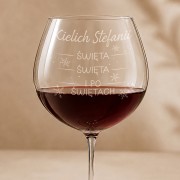 Personalizowany kieliszek do wina z grawerem „Święta, Święta i po Świętach” to prezent pod choinkę dla kobiety.