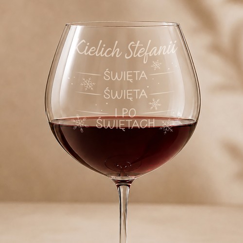 Personalizowany kieliszek do wina z grawerem „Święta, Święta i po Świętach” to prezent pod choinkę dla kobiety.
