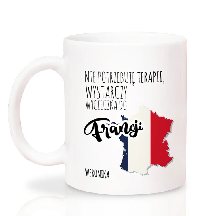 Biały kubek z mapą Francji w kolorach flagi i personalizowanym imieniem sprawdzi się jako prezent dla fana Paryża.