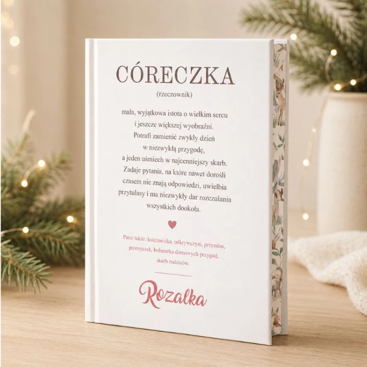 Personalizowana książka z bajkami z definicją słowa Córeczka to wyjątkowy prezent dla córki na Święta Bożego Narodzenia.