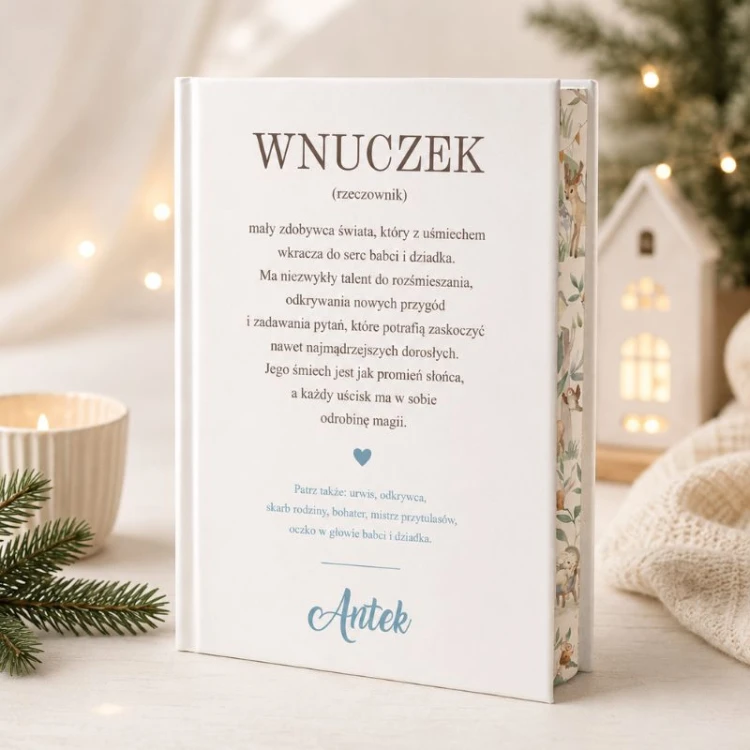 Personalizowana książka z bajkami z definicją słowa Wnuczek to wyjątkowy prezent dla wnuka pod choinkę.