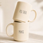 Personalizowany kubek z imieniem „Psi Tata” to pomysł na prezent dla psiarza na Święta.
