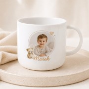Plastikowy kubek ze zdjęciem dziecka i imieniem to personalizowany prezent na Święta.