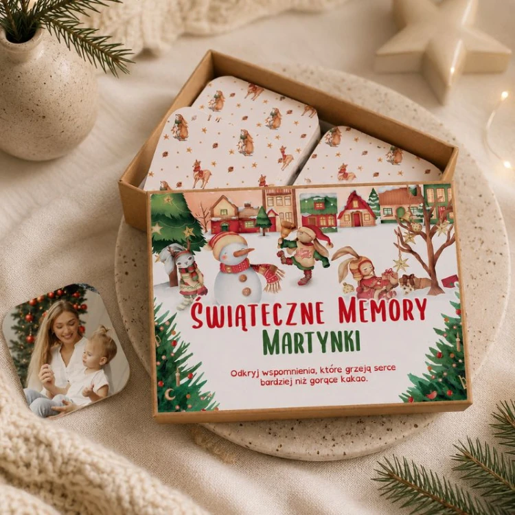 Świąteczne memory z własnymi zdjęciami i personalizowanym pudełkiem.
