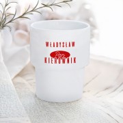 Personalizowany kubek barowy dla szefa z czerwonym napisem Pan Kierownik w stylu PRL to oryginalny prezent świąteczny do biura.