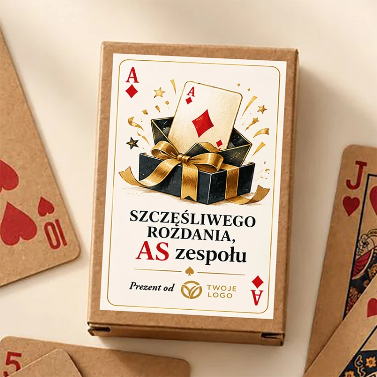Karty do gry z logo firmy w kraftowym pudełku to oryginalny upominek dla pracownika lub członka zespołu.